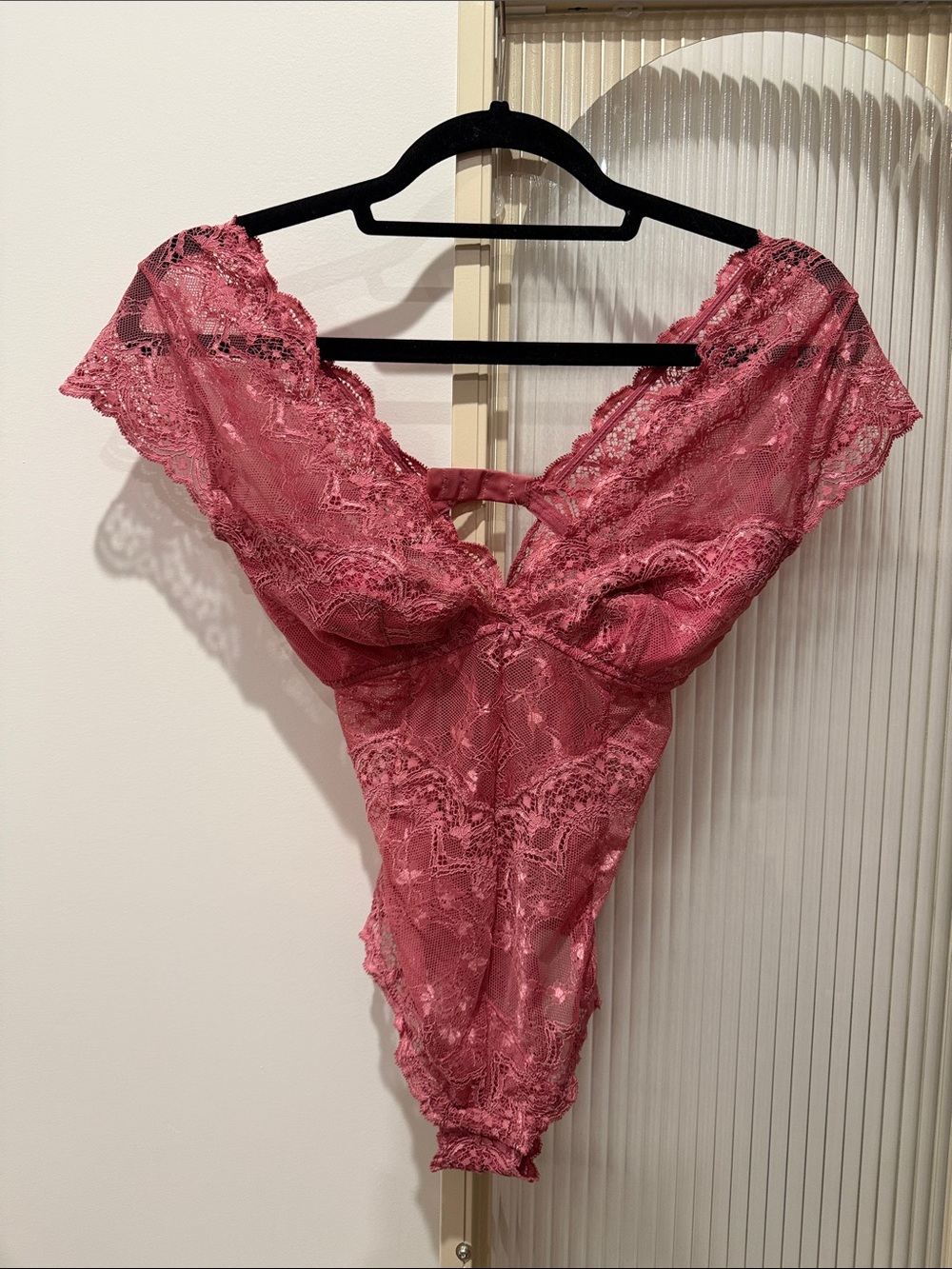 Gorgeous Women's Lace Bodysuit - Dusty Rose sz M